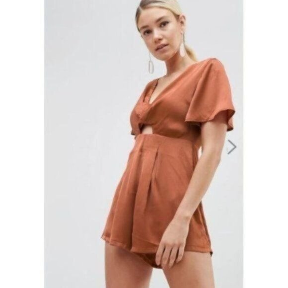 Parallel Lines (Asos) Twist Front Cutout Red Romper Short Sleeve Small - Picture 14 of 14